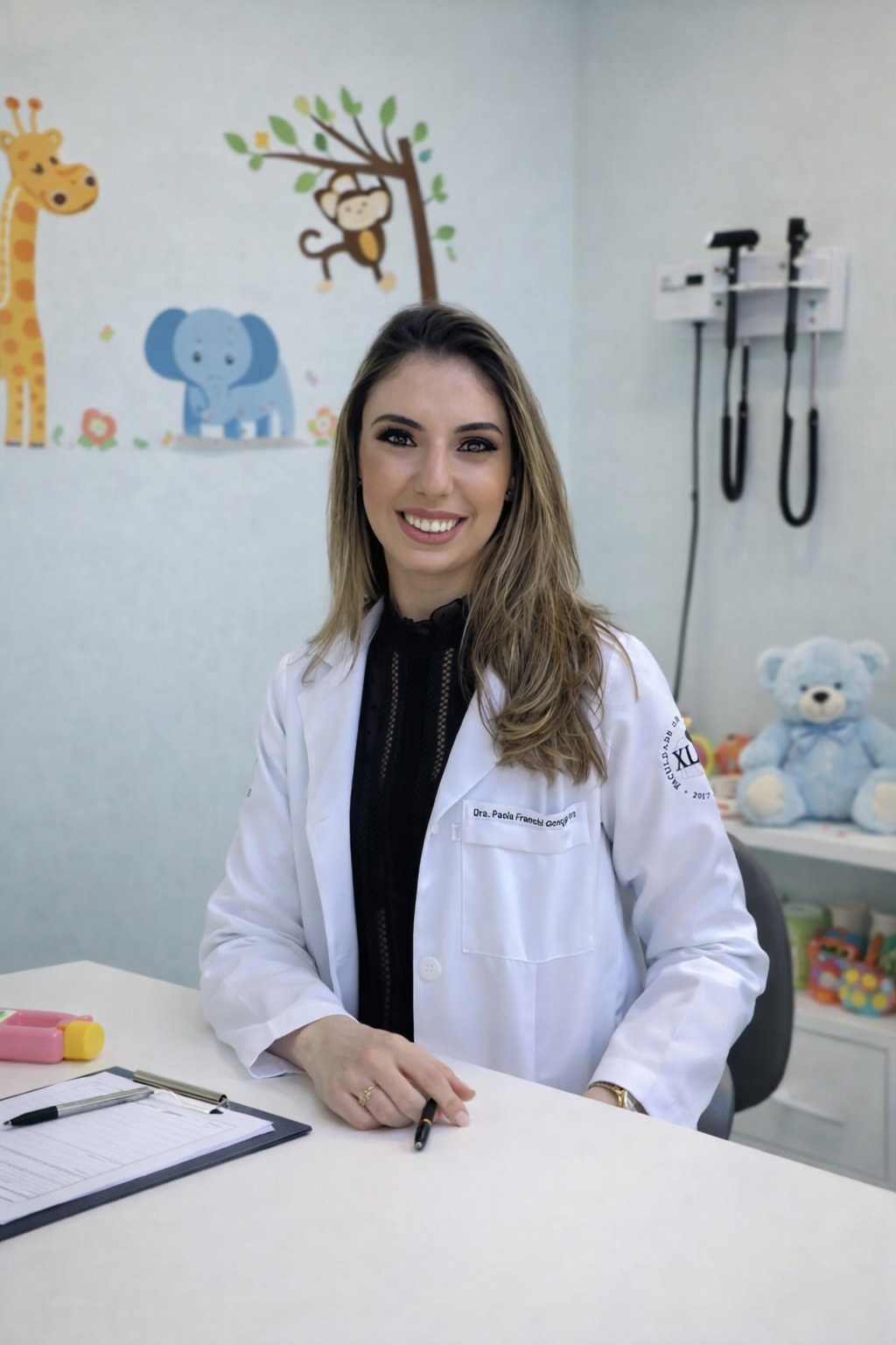 Dra. Paola F. G. D'Amore em consultório